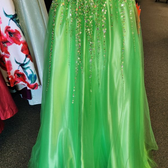 Jolene 13131 Size 2 Lime Prom Dress - Picture 3 of 7